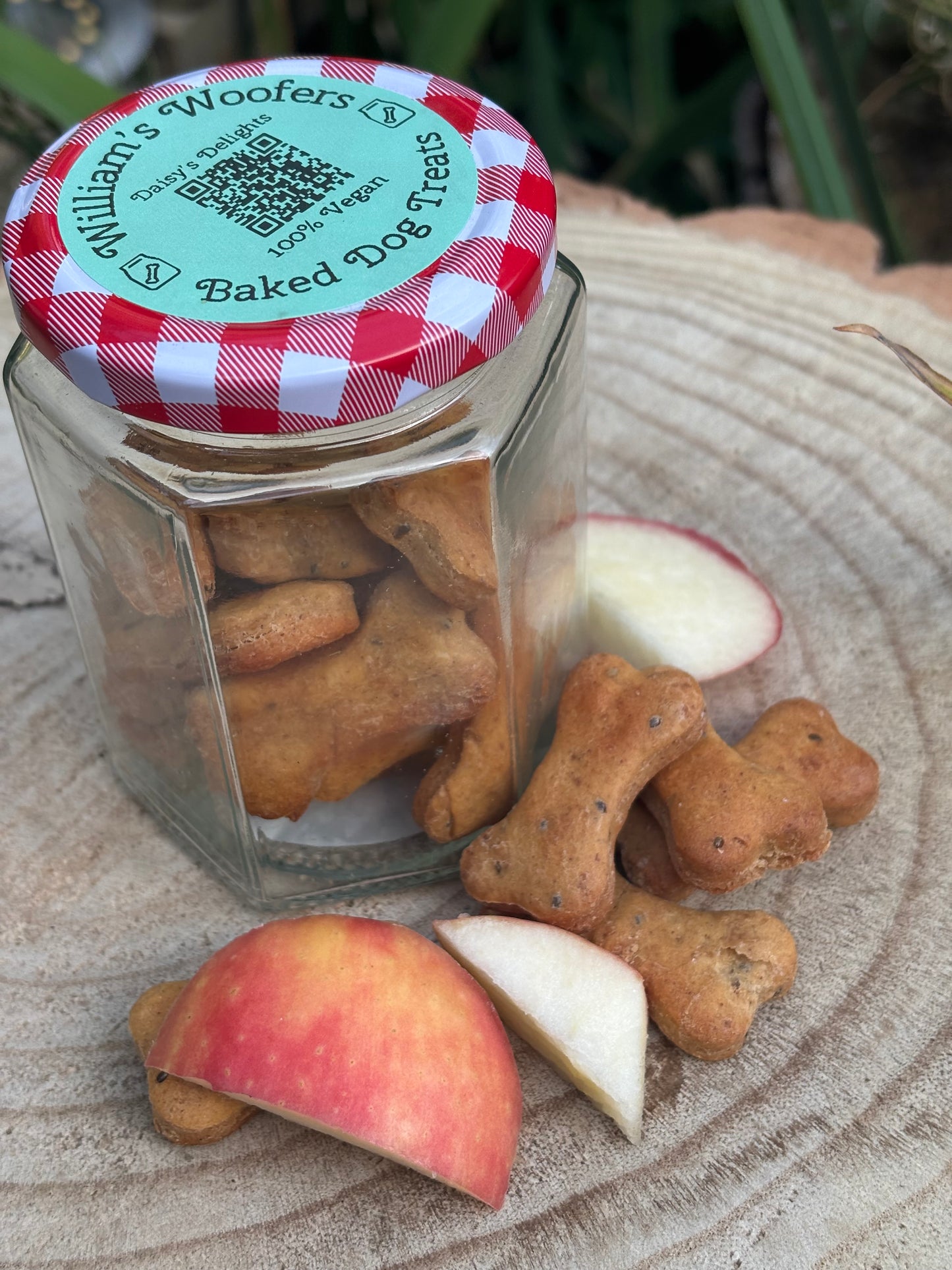 Artisan Dog Biscuits Peanut Butter, Banana, Apple & Gram Flour