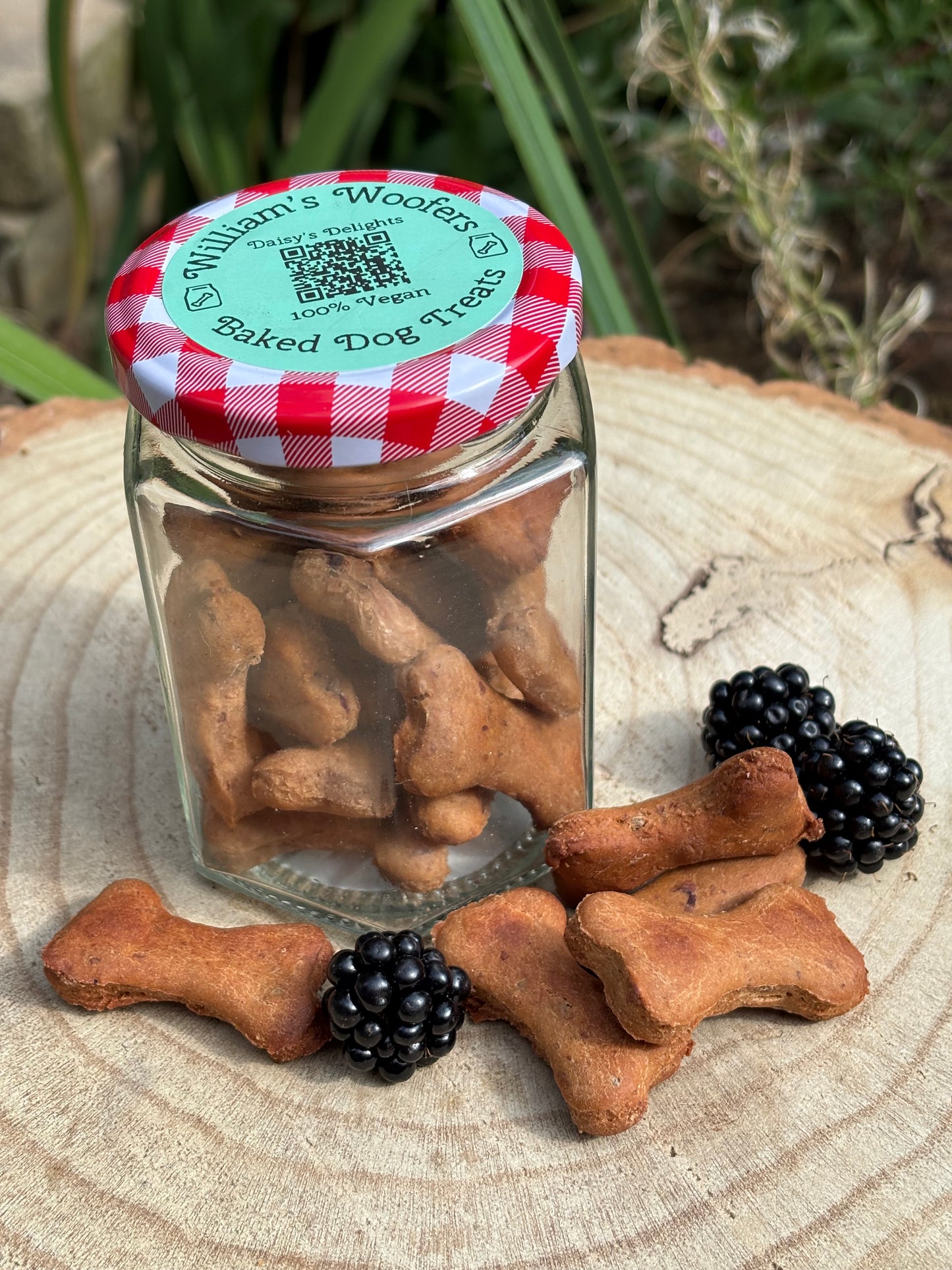 (SEASONAL) Artisan Dog Biscuits Peanut Butter, Banana, Blackberry & Gram Flour