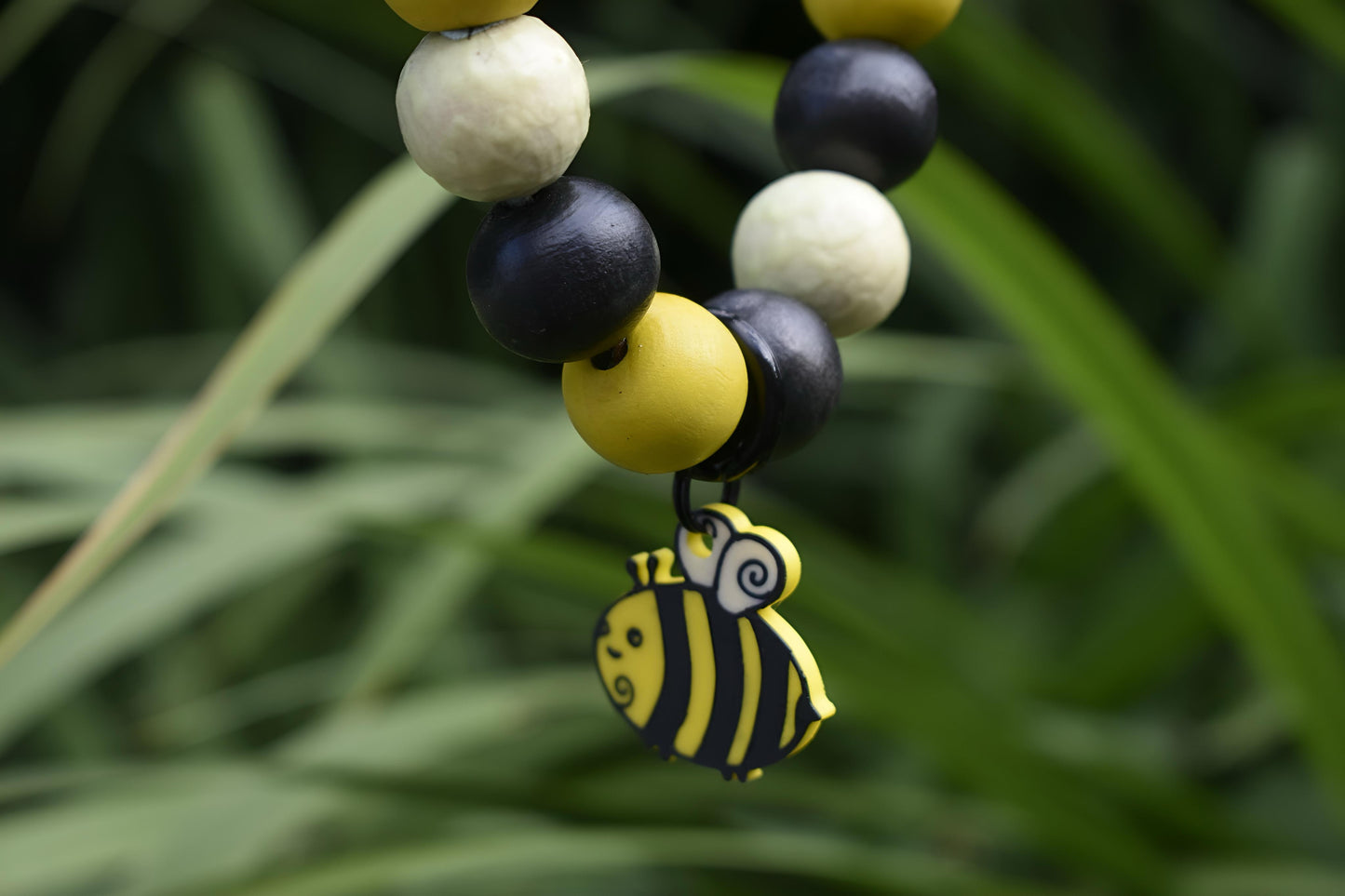 Blooming Bee🐝 Glow in the dark Button Beads Pet Necklace