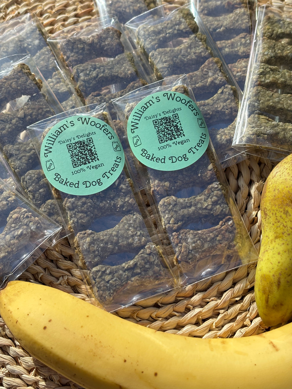 Artisan Baked Biscuits- Oats, Peanut butter, Banana, Pear & Magic Green blend supplement